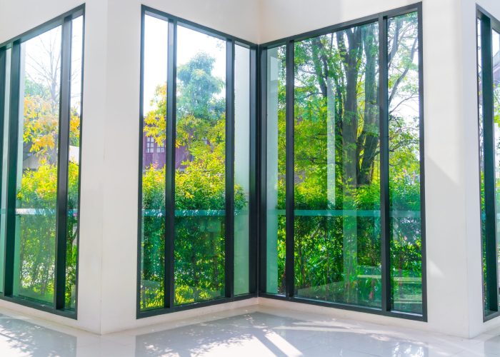 glass-window-overlooking-green-garden